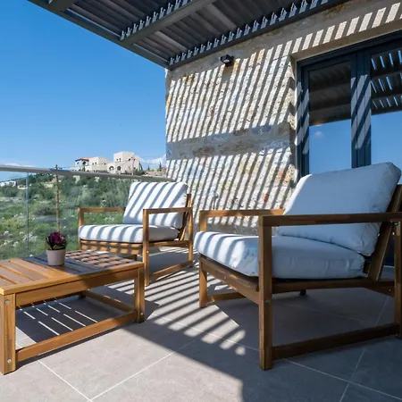 Vila Lumare - An Icon Above The Sea