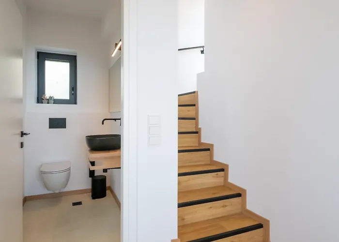 Lumare - An Icon Above The Sea *